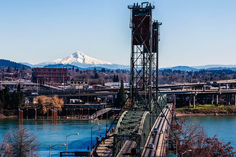 hawthorne-bridge-portland Business at first sight